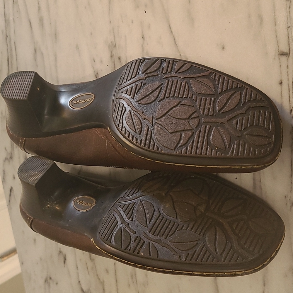 Shoes - Picture 4 of 4